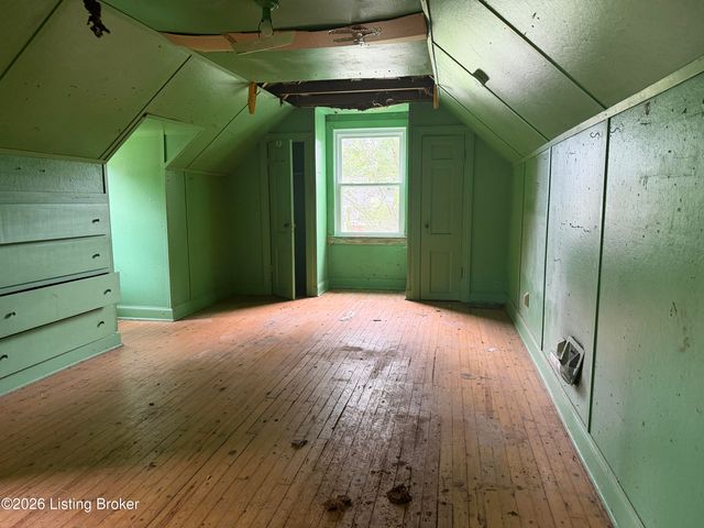 221 Don Allen Rd, Louisville, KY 40207