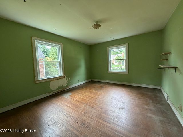 221 Don Allen Rd, Louisville, KY 40207