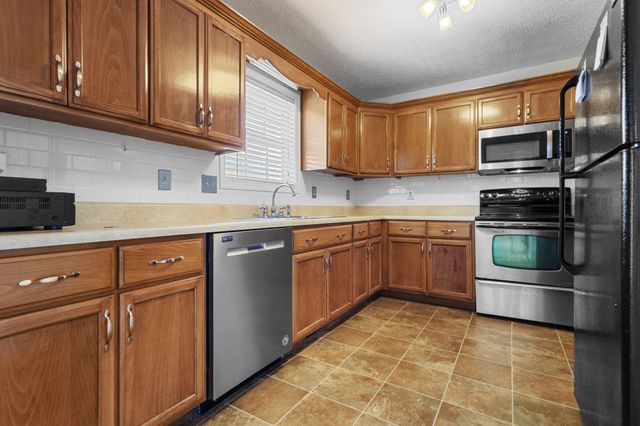 620 Wolfchase Dr, Clarksville, TN 37042