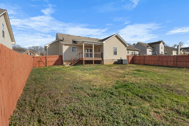 620 Wolfchase Dr, Clarksville, TN 37042