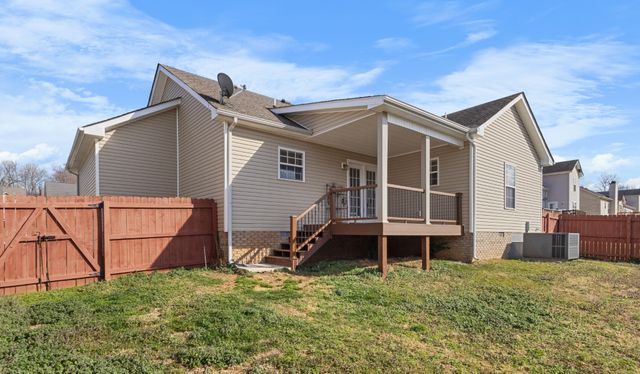 620 Wolfchase Dr, Clarksville, TN 37042