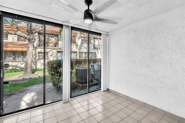 3405 Emerald Oaks Drive 207, Hollywood, FL 33021