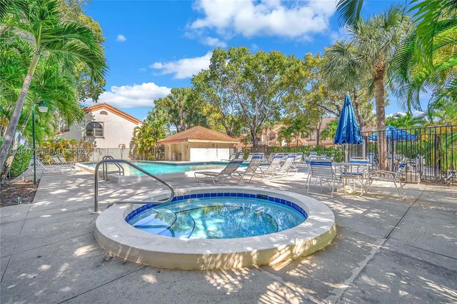 3405 Emerald Oaks Drive 207, Hollywood, FL 33021