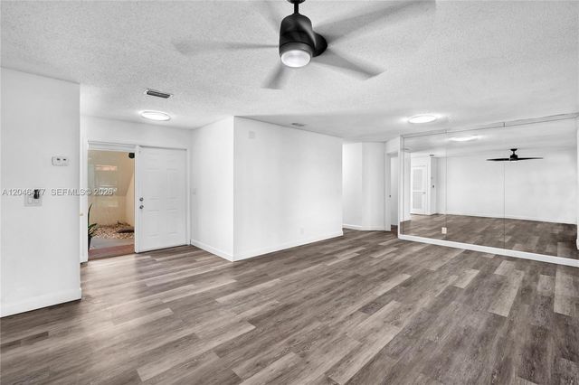 3405 Emerald Oaks Drive 207, Hollywood, FL 33021