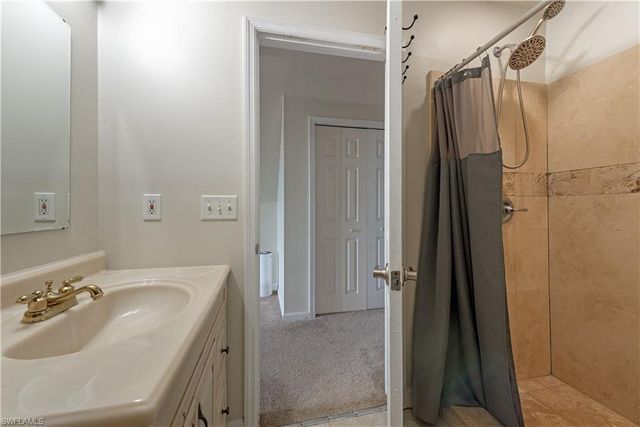 481 Leawood CIR, Naples, FL 34104