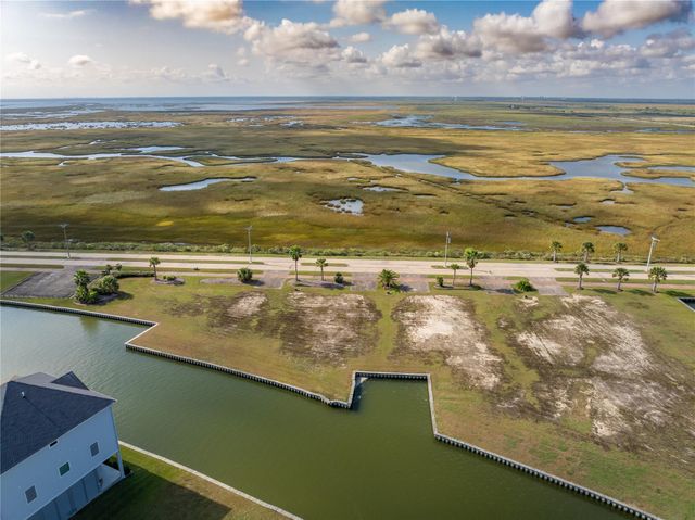 43 Shell Key, Hitchcock, TX 77563