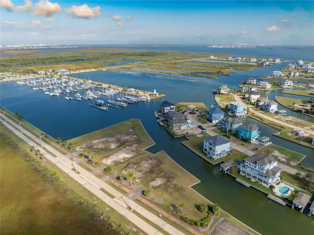 43 Shell Key, Hitchcock, TX 77563