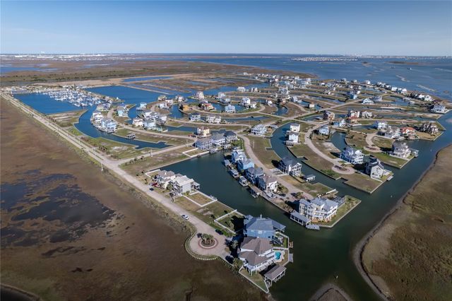 43 Shell Key, Hitchcock, TX 77563