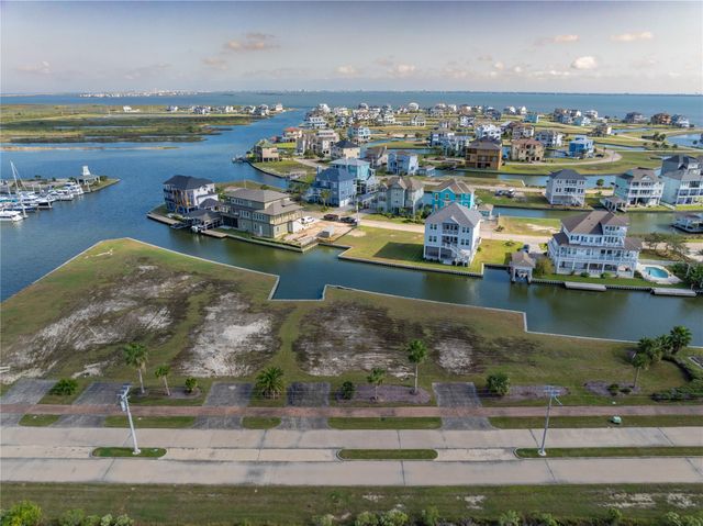 43 Shell Key, Hitchcock, TX 77563