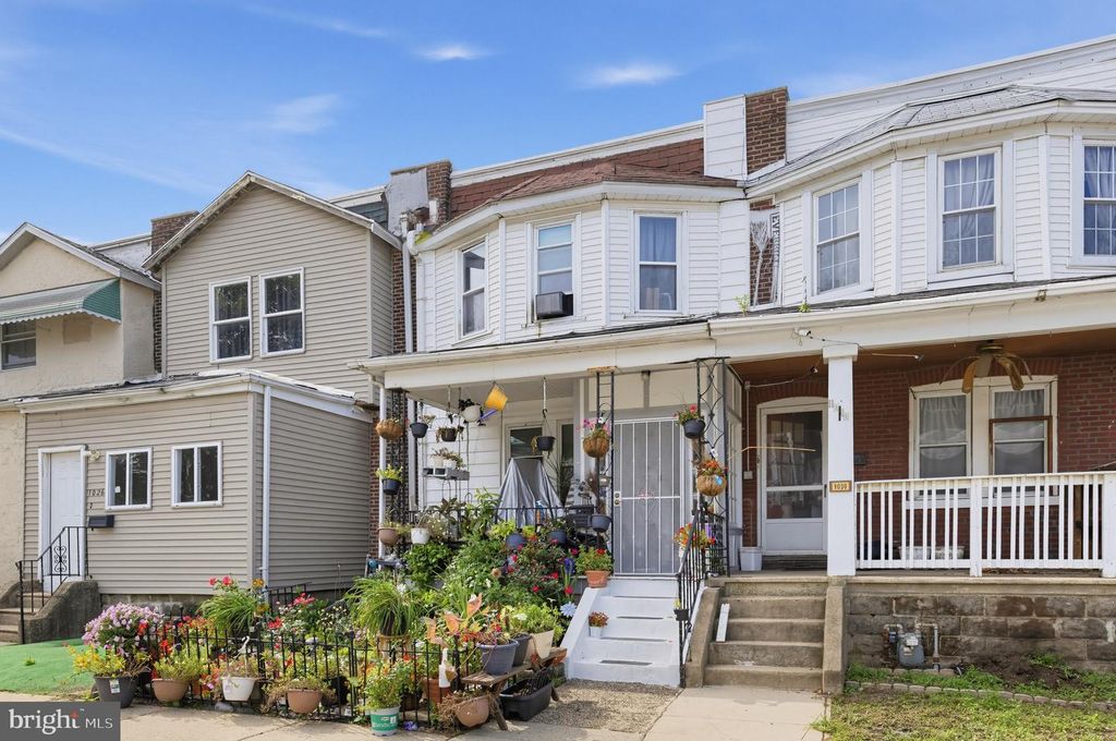 1028 WASHINGTON AVE, MARCUS HOOK, PA 19061 — exterior