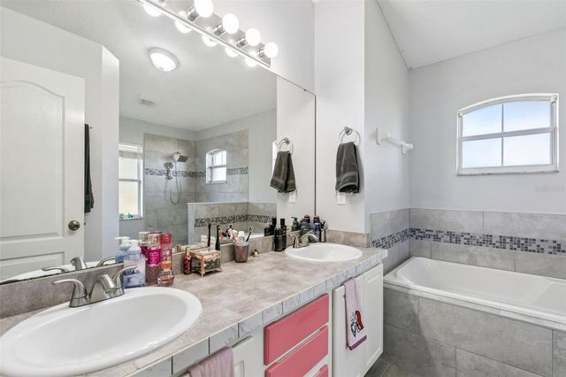 10644 CEDAR FOREST CIRCLE, Clermont, FL 34711