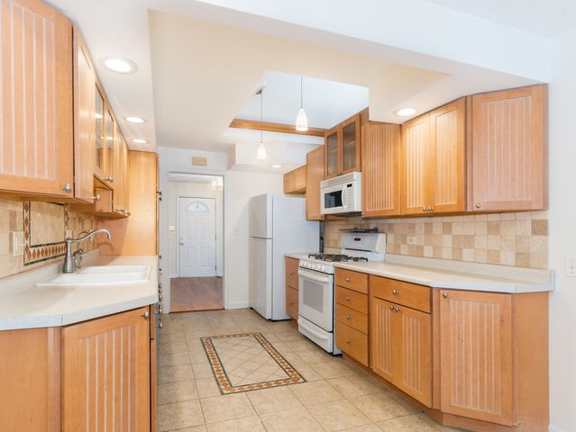 510 S President Street, Wheaton, IL 60187