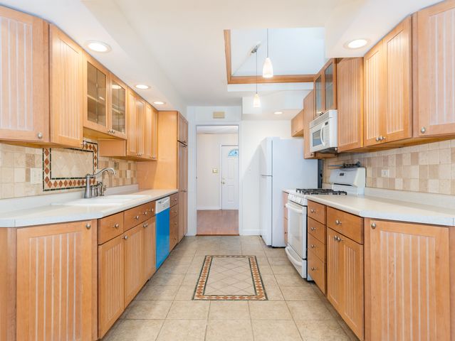 510 S President Street, Wheaton, IL 60187