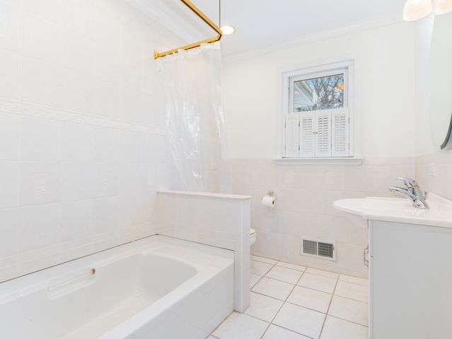 510 S President Street, Wheaton, IL 60187