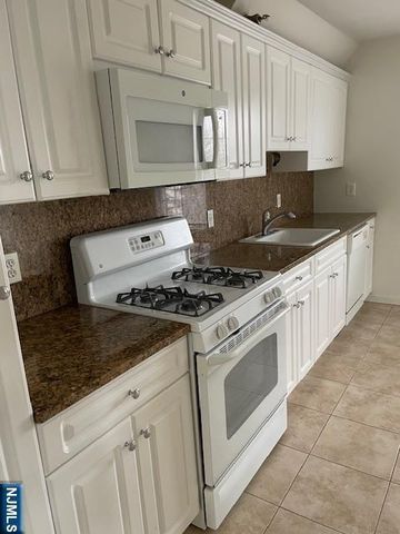 2174 Edwin Avenue, Fort Lee, NJ 07024