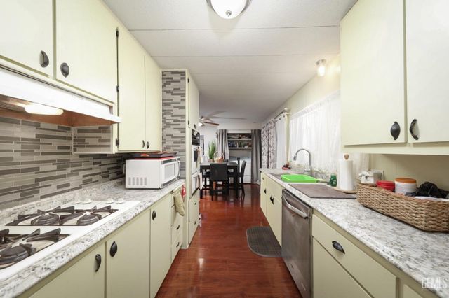 8500 Kern Canyon Road 66, Bakersfield, CA 93306