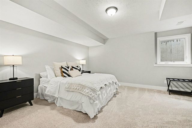 3899 Autumn Acres Drive, Rockford, MI 49341