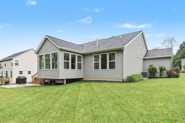3899 Autumn Acres Drive, Rockford, MI 49341