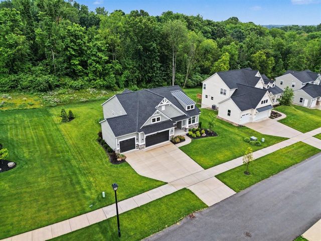 3899 Autumn Acres Drive, Rockford, MI 49341