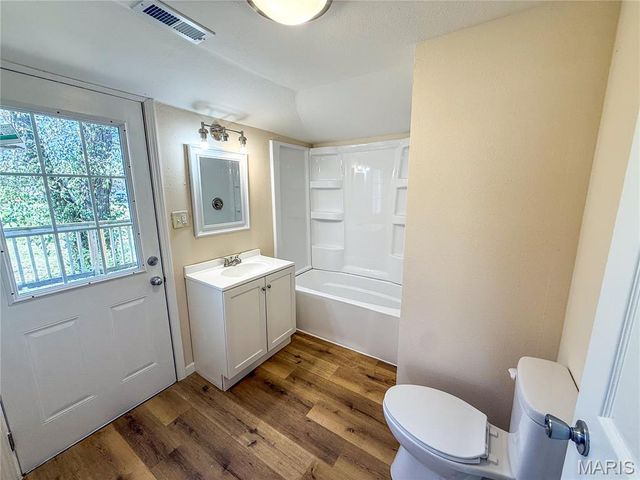 229 E HWY 8, Steelville, MO 65565