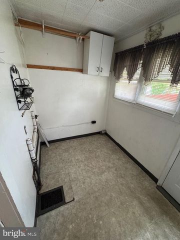 322 CHARLES ST, Coatesville, PA 19320