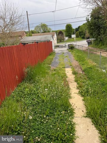 322 CHARLES ST, Coatesville, PA 19320