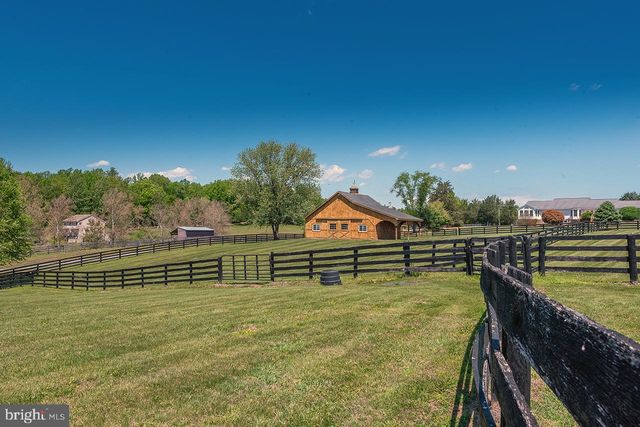 5265 BEAR HOLLOW LN, Amissville, VA 20106
