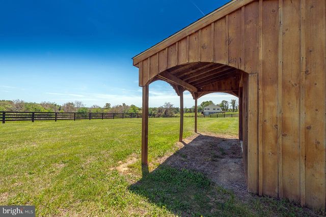 5265 BEAR HOLLOW LN, Amissville, VA 20106
