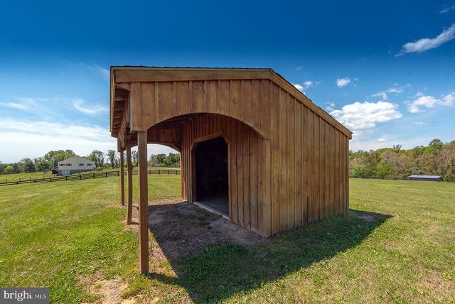 5265 BEAR HOLLOW LN, Amissville, VA 20106