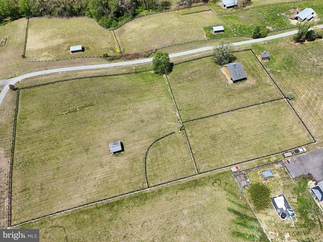 5265 BEAR HOLLOW LN, Amissville, VA 20106
