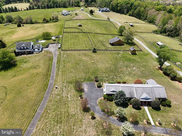 5265 BEAR HOLLOW LN, Amissville, VA 20106