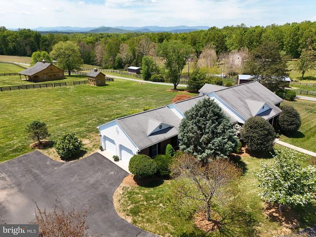 5265 BEAR HOLLOW LN, Amissville, VA 20106