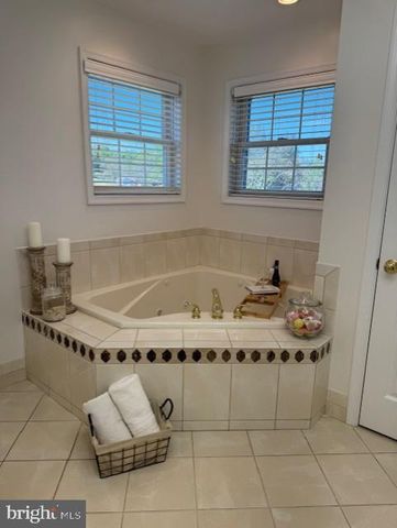 5265 BEAR HOLLOW LN, Amissville, VA 20106