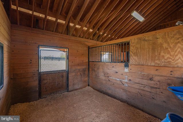 5265 BEAR HOLLOW LN, Amissville, VA 20106