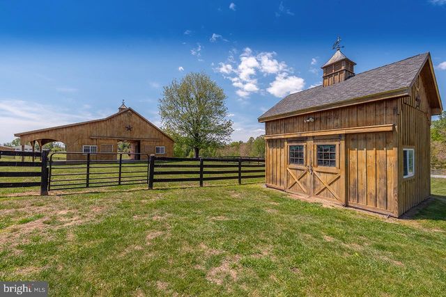 5265 BEAR HOLLOW LN, Amissville, VA 20106