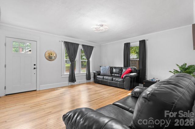 331 5th Avenue SE, Hickory, NC 28602