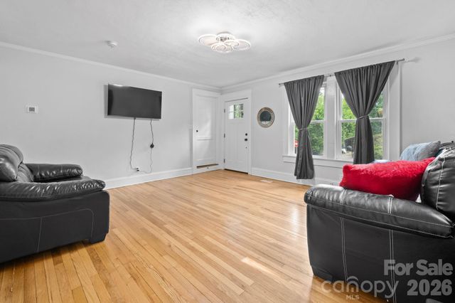 331 5th Avenue SE, Hickory, NC 28602