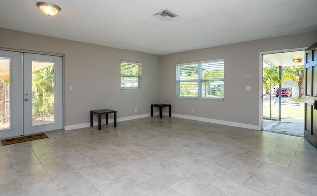 1770 NEW HAMPSHIRE AVENUE NE, St Petersburg, FL 33703