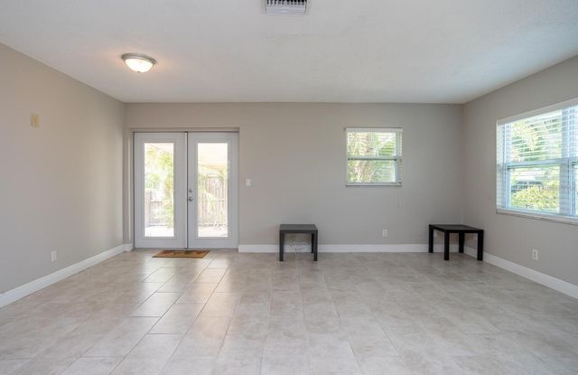 1770 NEW HAMPSHIRE AVENUE NE, St Petersburg, FL 33703