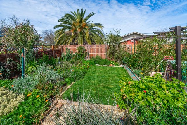 1321 G St, Marysville, CA 95901