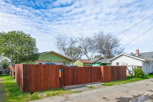 1321 G St, Marysville, CA 95901