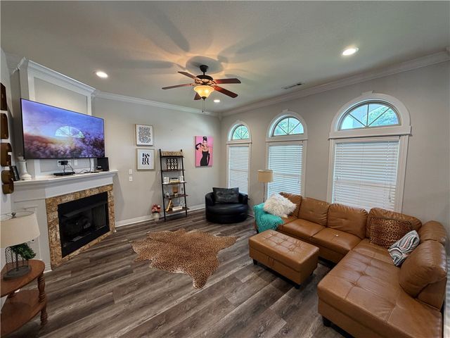561 Rupple Road, Fayetteville, AR 72704