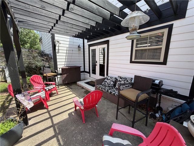 561 Rupple Road, Fayetteville, AR 72704