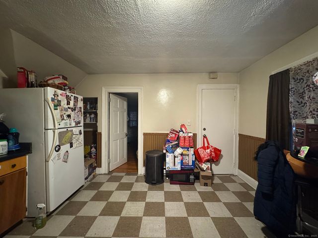 16 New Park Avenue, Hartford, CT 06106