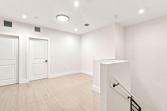 432 SE 16TH Street 432, Fort Lauderdale, FL 33316