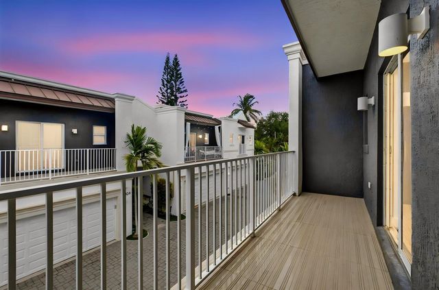 432 SE 16TH Street 432, Fort Lauderdale, FL 33316