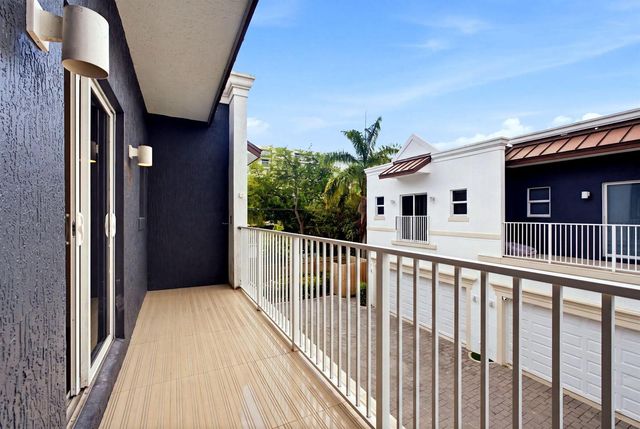 432 SE 16TH Street 432, Fort Lauderdale, FL 33316