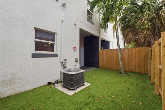 432 SE 16TH Street 432, Fort Lauderdale, FL 33316