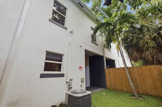 432 SE 16TH Street 432, Fort Lauderdale, FL 33316