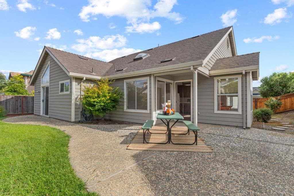 Image 15 of property listing at 789 Danbury Street, Salinas, CA 93906